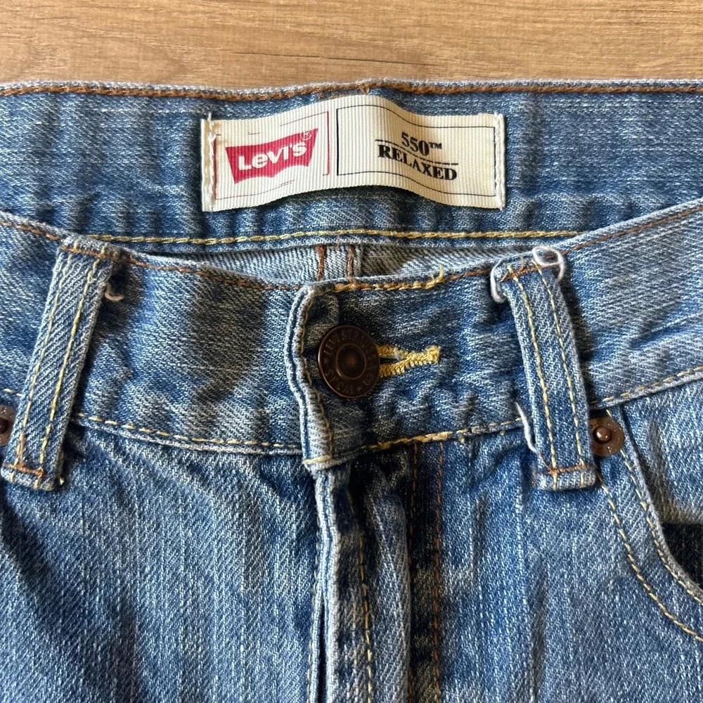 Levis 550 Relaxed Fit Jeans Mens 28x28 Medium Wash Blue Cotton Denim 5550-951